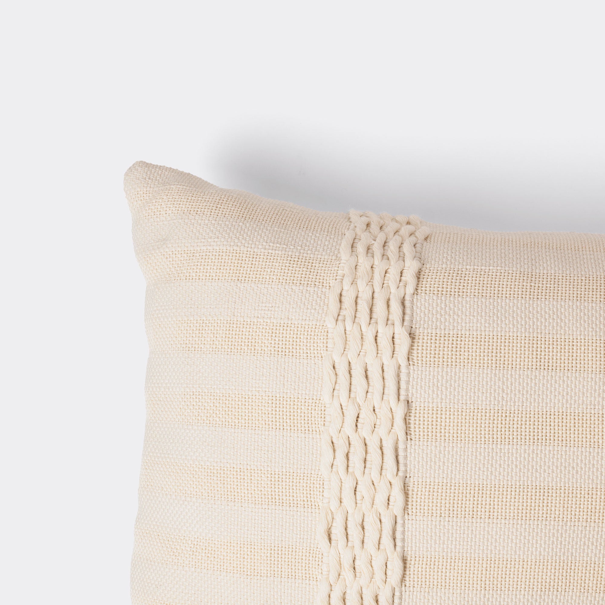 Cojín Rectangular Crudo Tejido Macramé