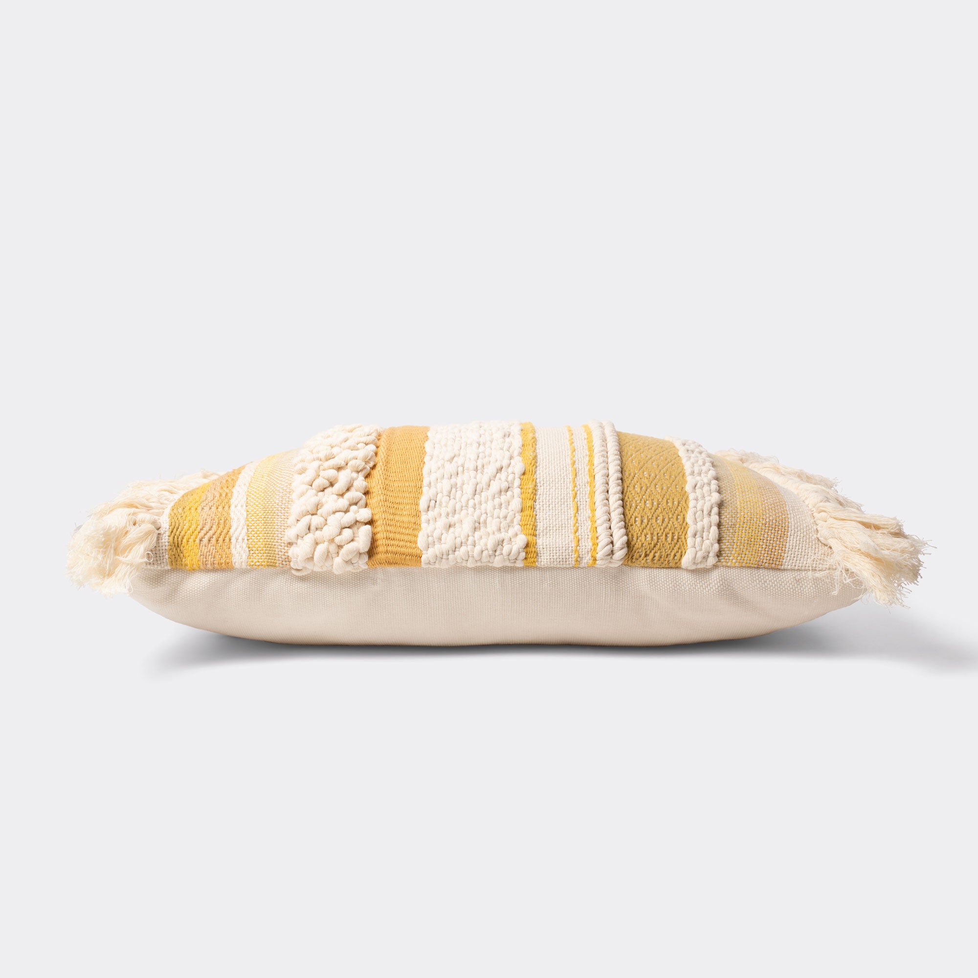 Cojín Cuadrado Amarillo Con Flecos Macramé