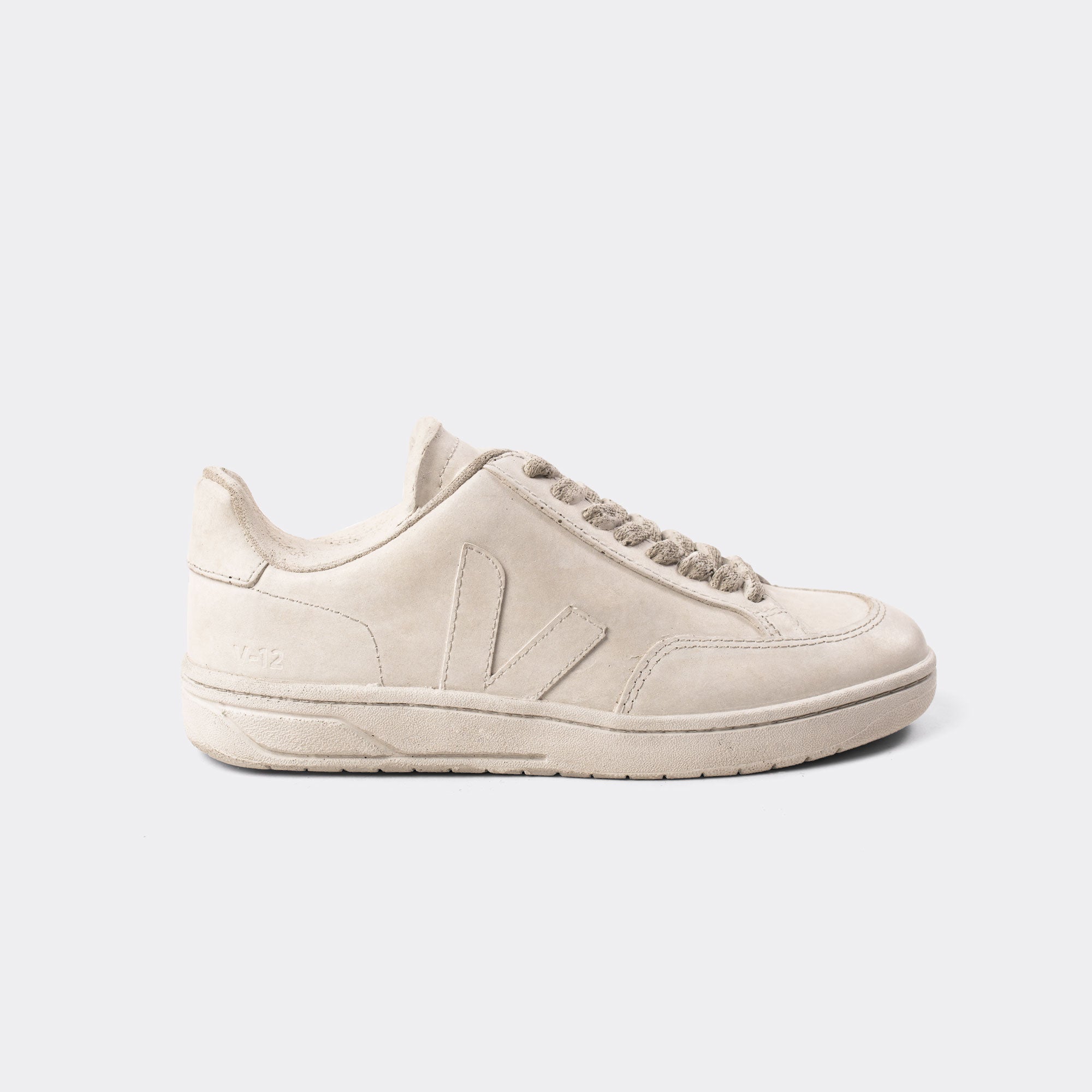 Tenis de Concreto 26 x 9 x 11 cm