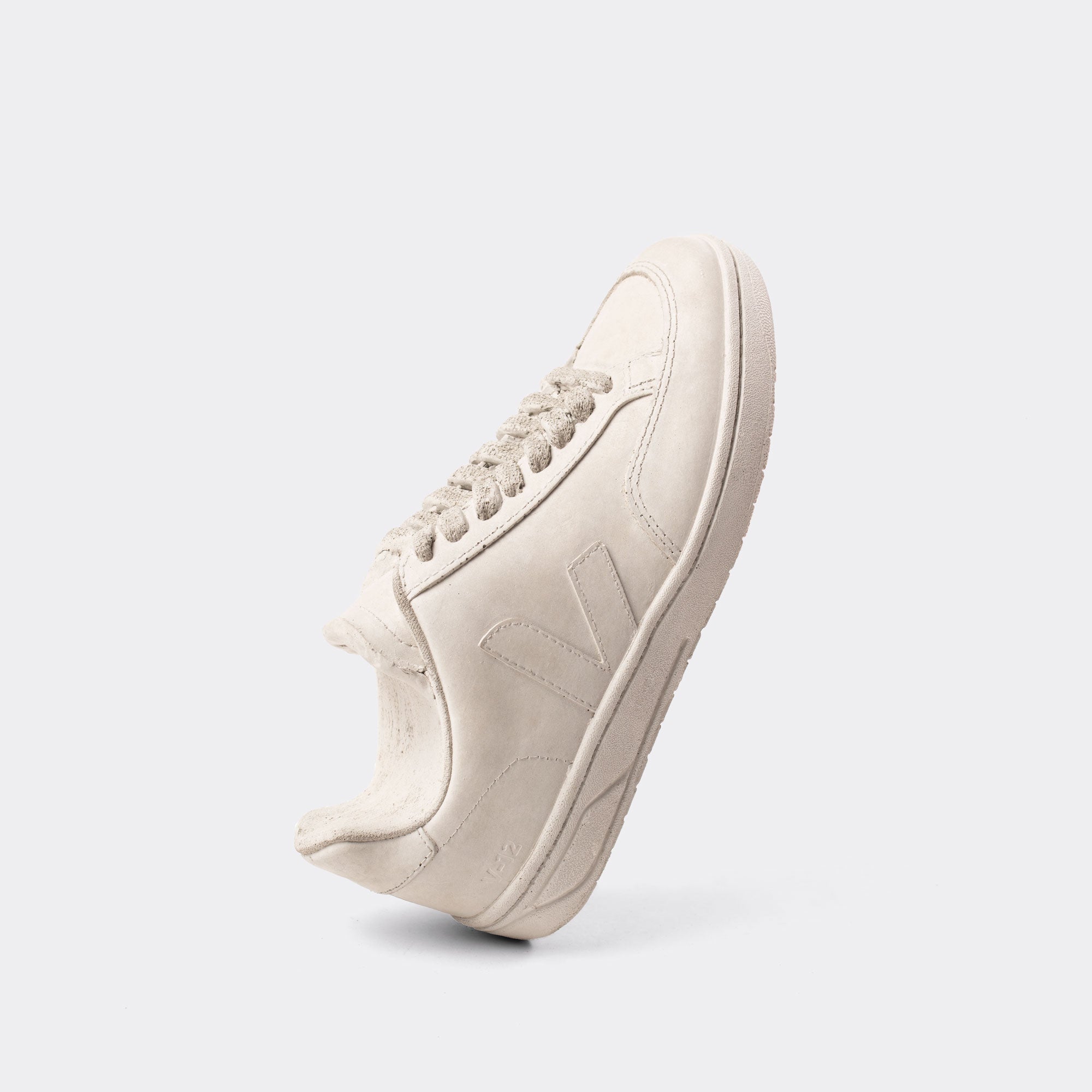Tenis de Concreto 26 x 9 x 11 cm